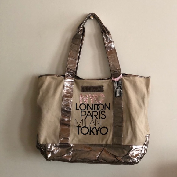 Victoria's Secret Handbags - Victoria’s Secret Supermodel Essentials Tote